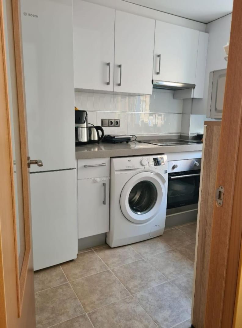 Quarto Com Banheiro Privado Em Apartamento Familiar Lägenhet Alicante Exteriör bild